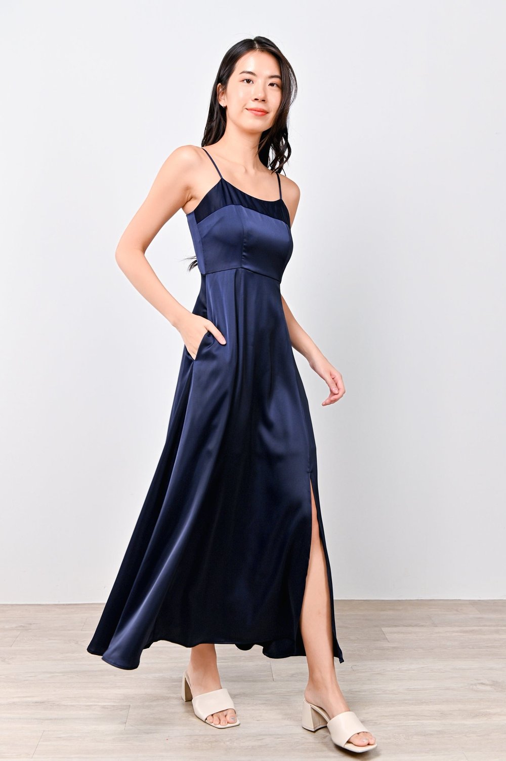 MINJEE SPAG MAXI DRESS IN NAVY