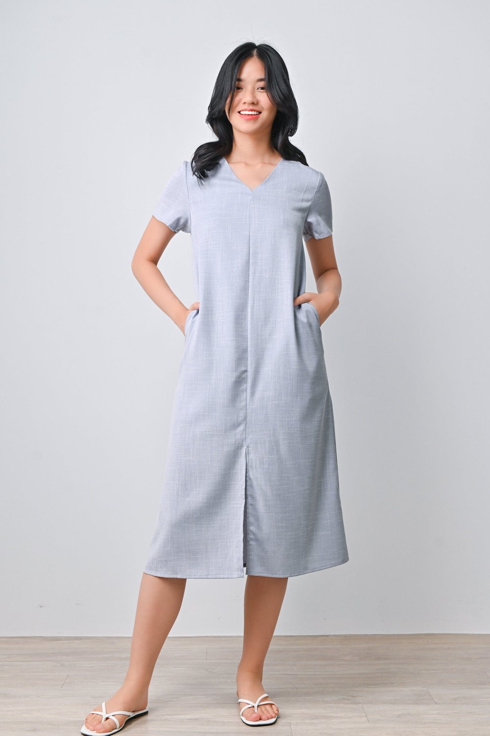 NASUHA SLEEVED MIDI DRESS IN GREY NASUHA SLEEVED MIDI DRESS IN GREY