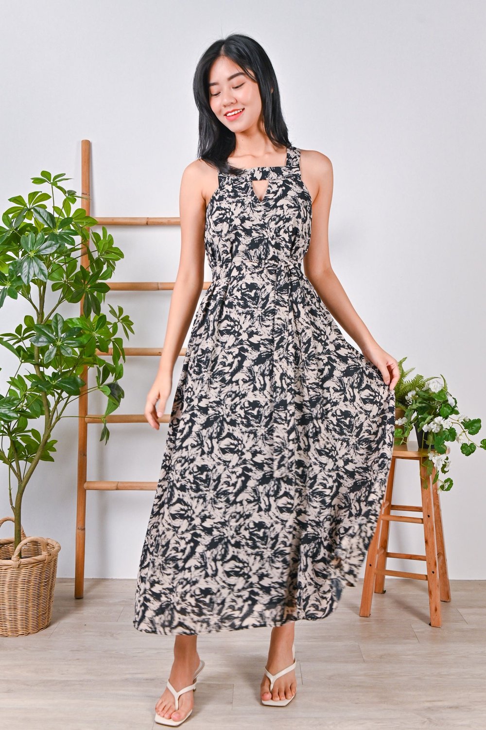 ODETTE TRAPEZE MAXI DRESS IN BLACK ODETTE TRAPEZE MAXI DRESS IN BLACK