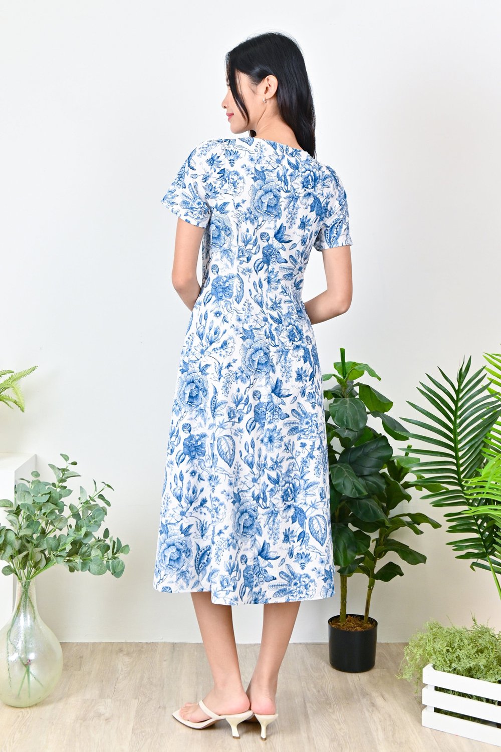 PORCELAIN BLOOMS BUTTON DRESS PORCELAIN BLOOMS BUTTON DRESS
