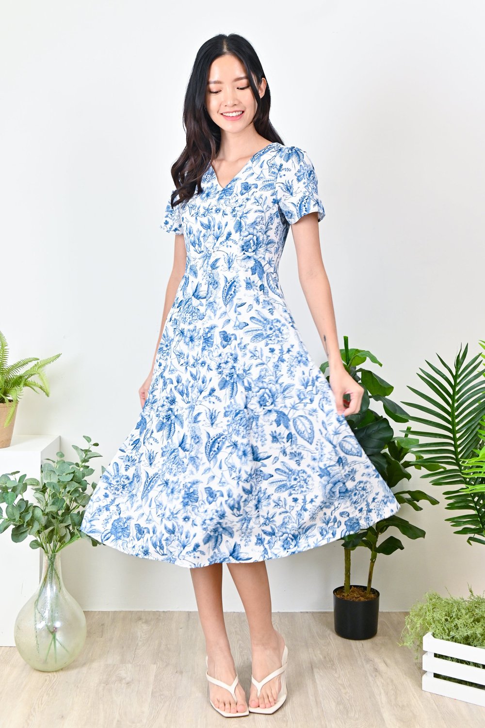 PORCELAIN BLOOMS BUTTON DRESS PORCELAIN BLOOMS BUTTON DRESS
