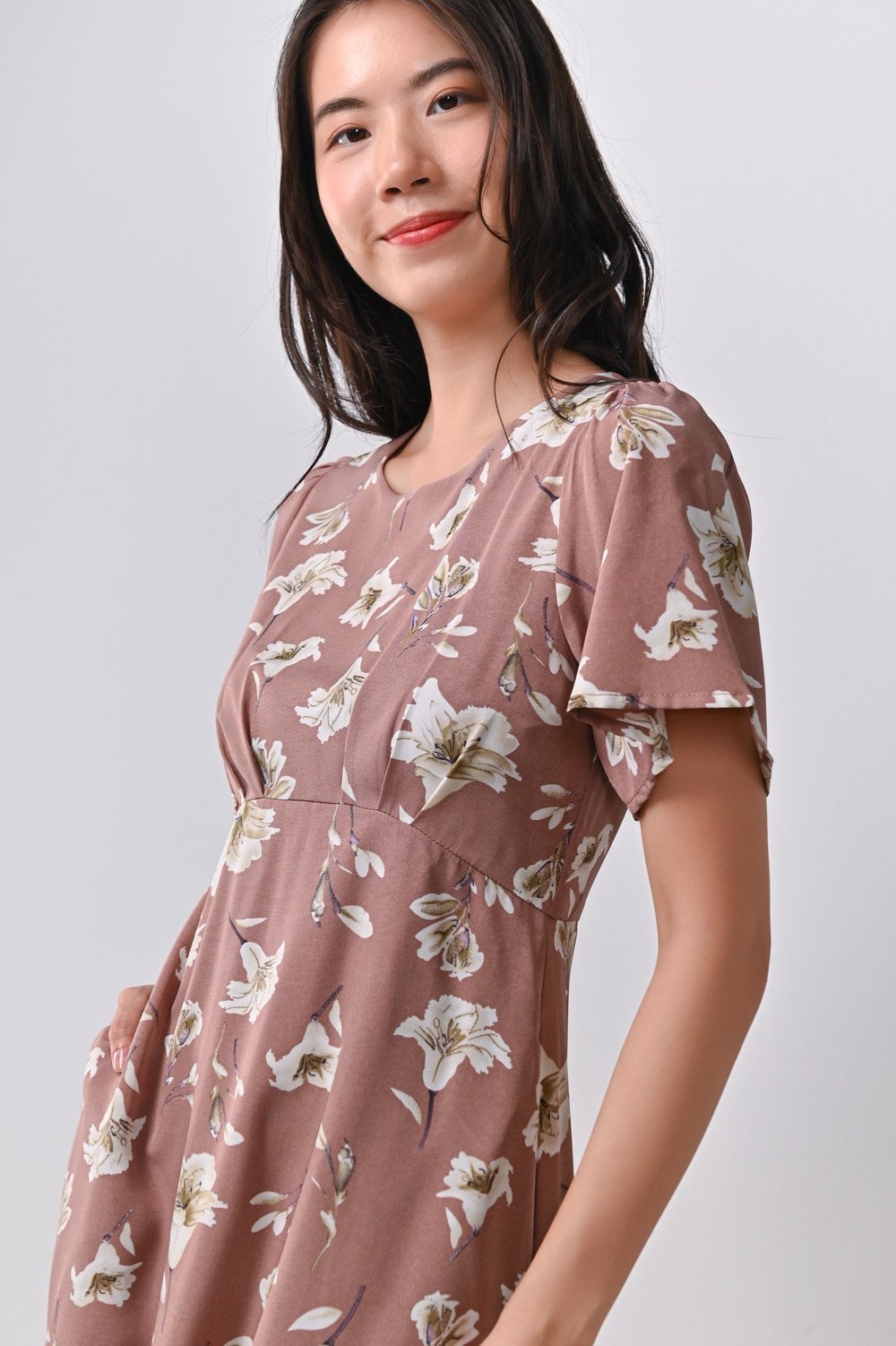 SUBIN FLORAL ROUND-NECK DRESS IN TEA ROSE