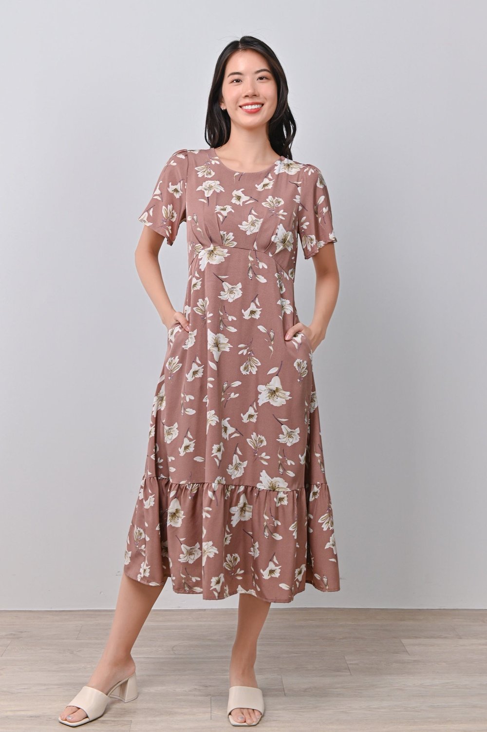 SUBIN FLORAL ROUND-NECK DRESS IN TEA ROSE