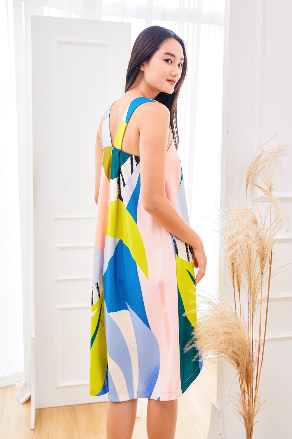 TAS X AWE PLEAT-BACK DRESS IN JUNSAPO