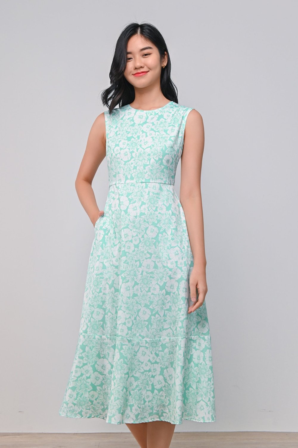 TIFFANY BLOOMS SLEEVELESS DRESS TIFFANY BLOOMS SLEEVELESS DRESS