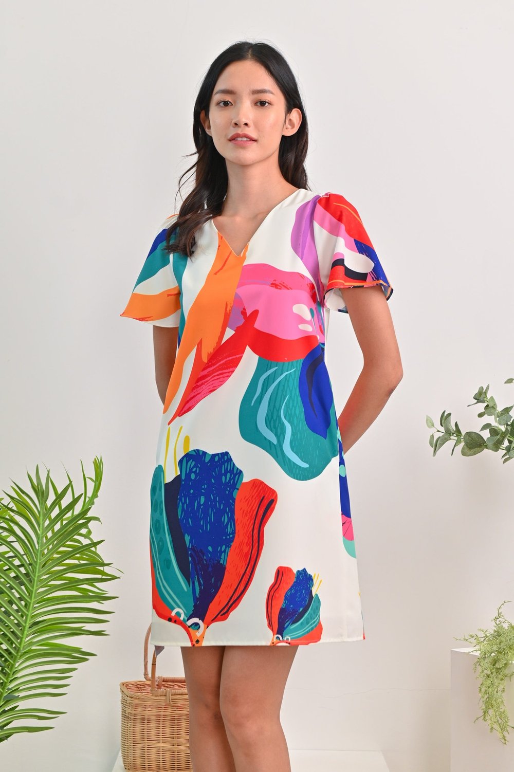 VIVID FLORAL SLEEVED DRESS IN WHITE