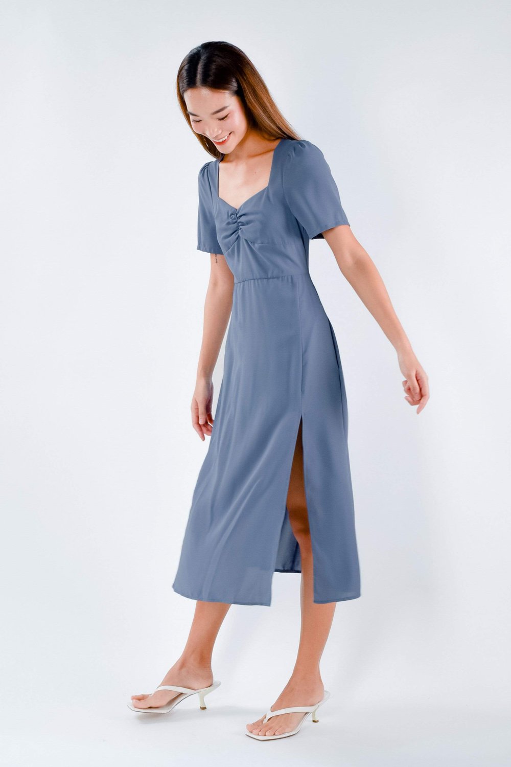 WEN SLEEVED RUCHED DRESS IN BLUE