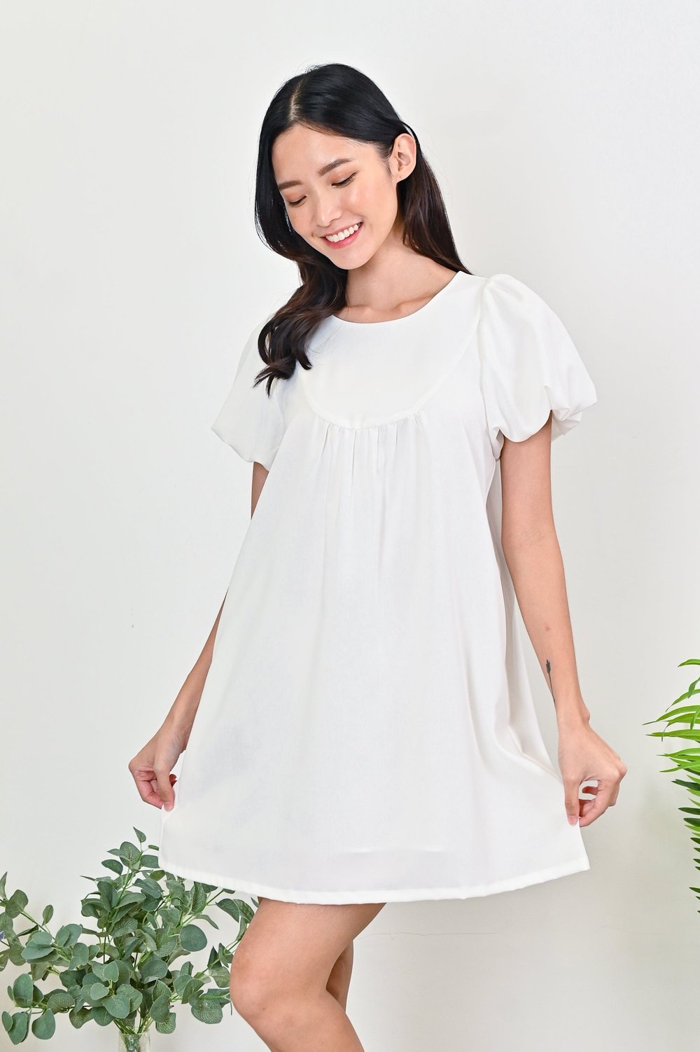 FAWN SLEEVED DRESS IN WHITE