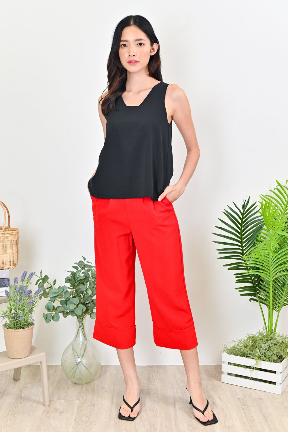 AIMEE TWO-WAY TOP IN BLACK