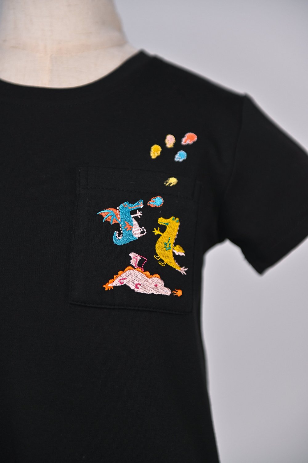 CUTE DRAGONS EMB. KIDS' TEE