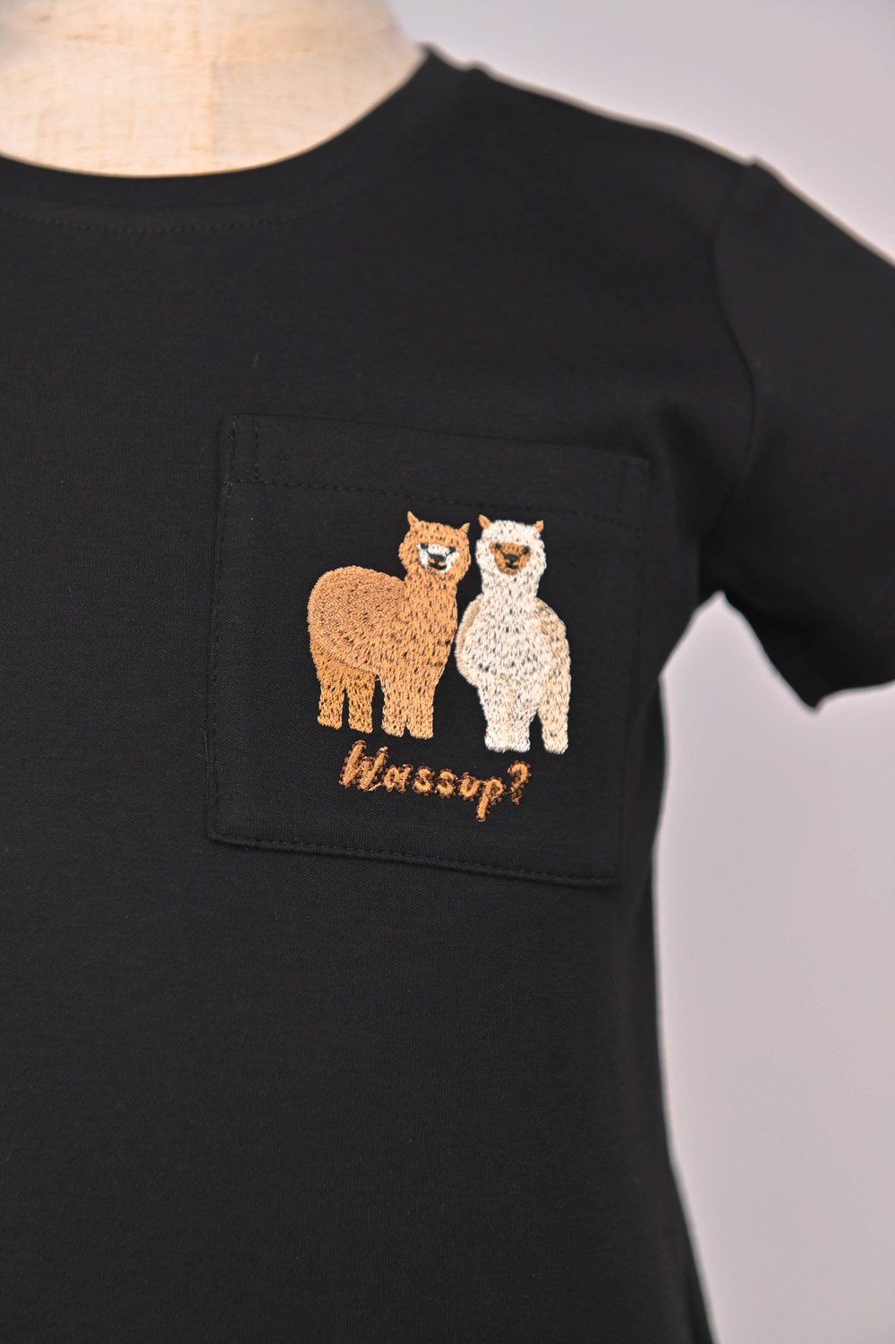 DRAMA LLAMA EMB. KIDS' TEE DRAMA LLAMA EMB. KIDS' TEE