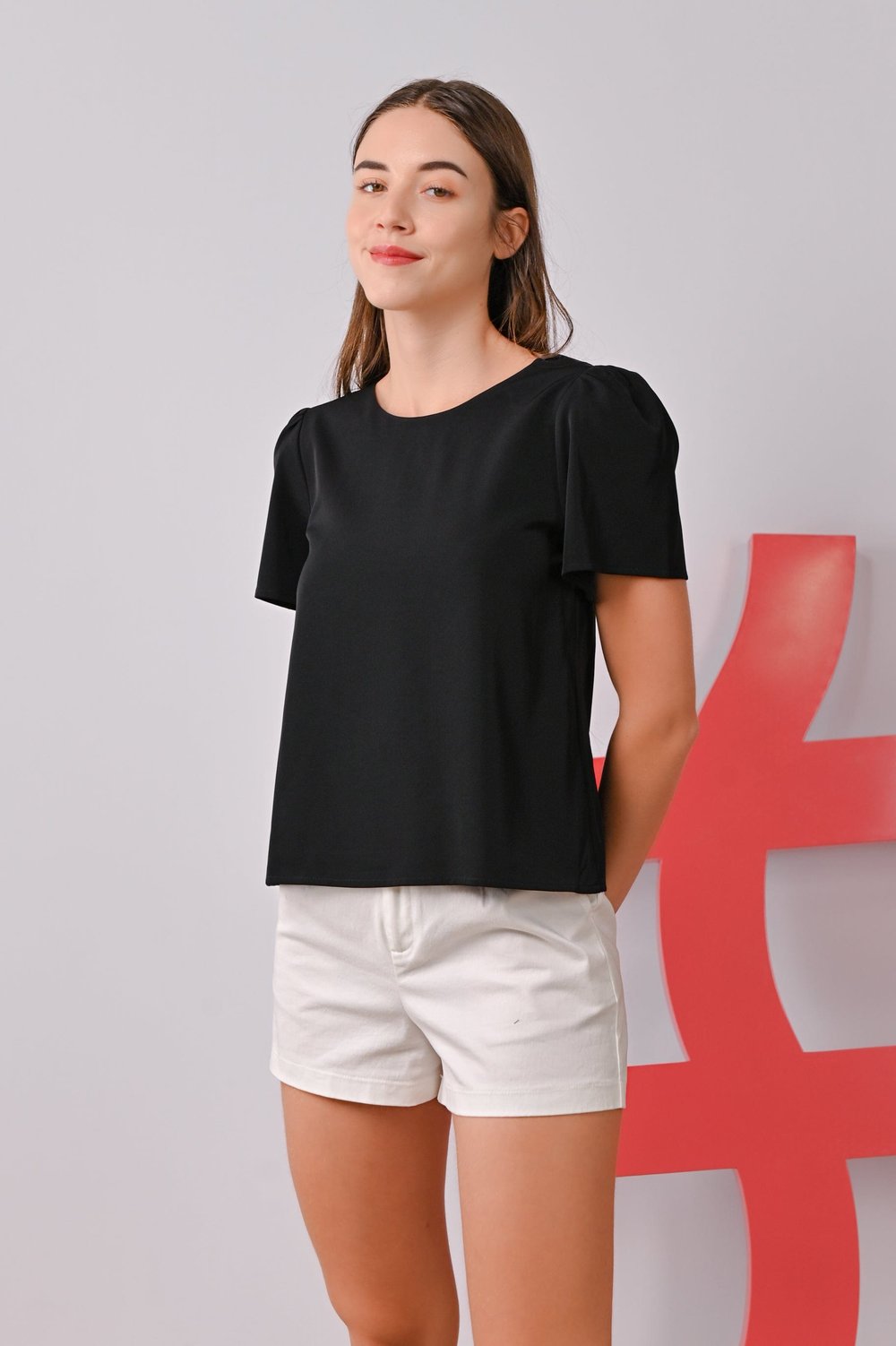 IDONA SLEEVED TOP IN BLACK IDONA SLEEVED TOP IN BLACK