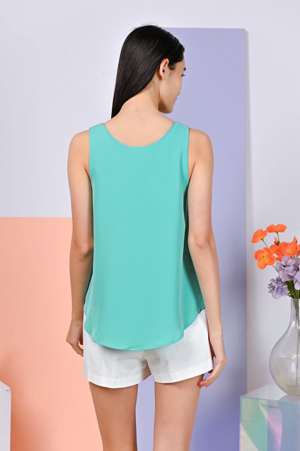 JENESIS CURVED-HEM TOP IN CYAN
