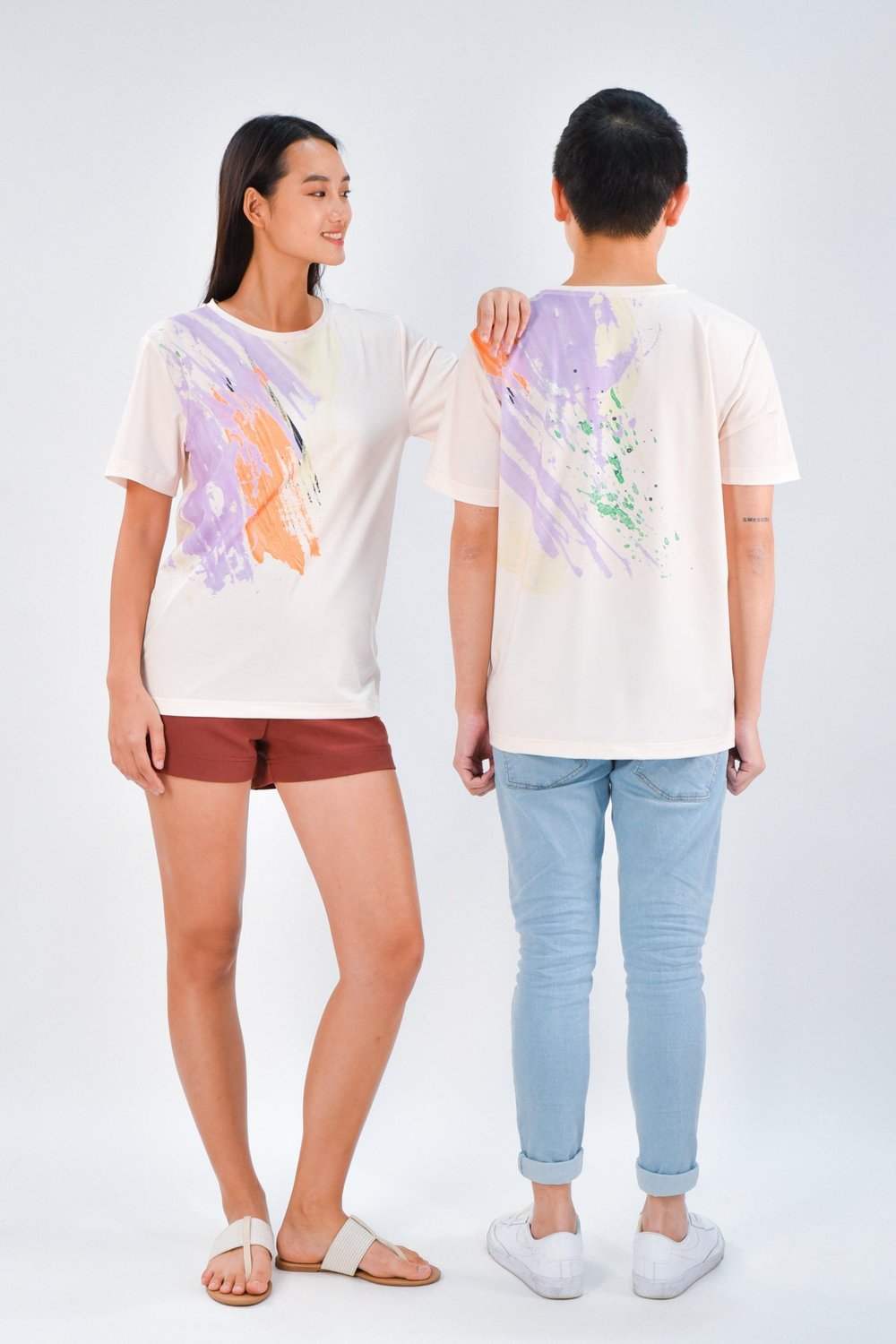 PAINT UNISEX TEE IN CREAM