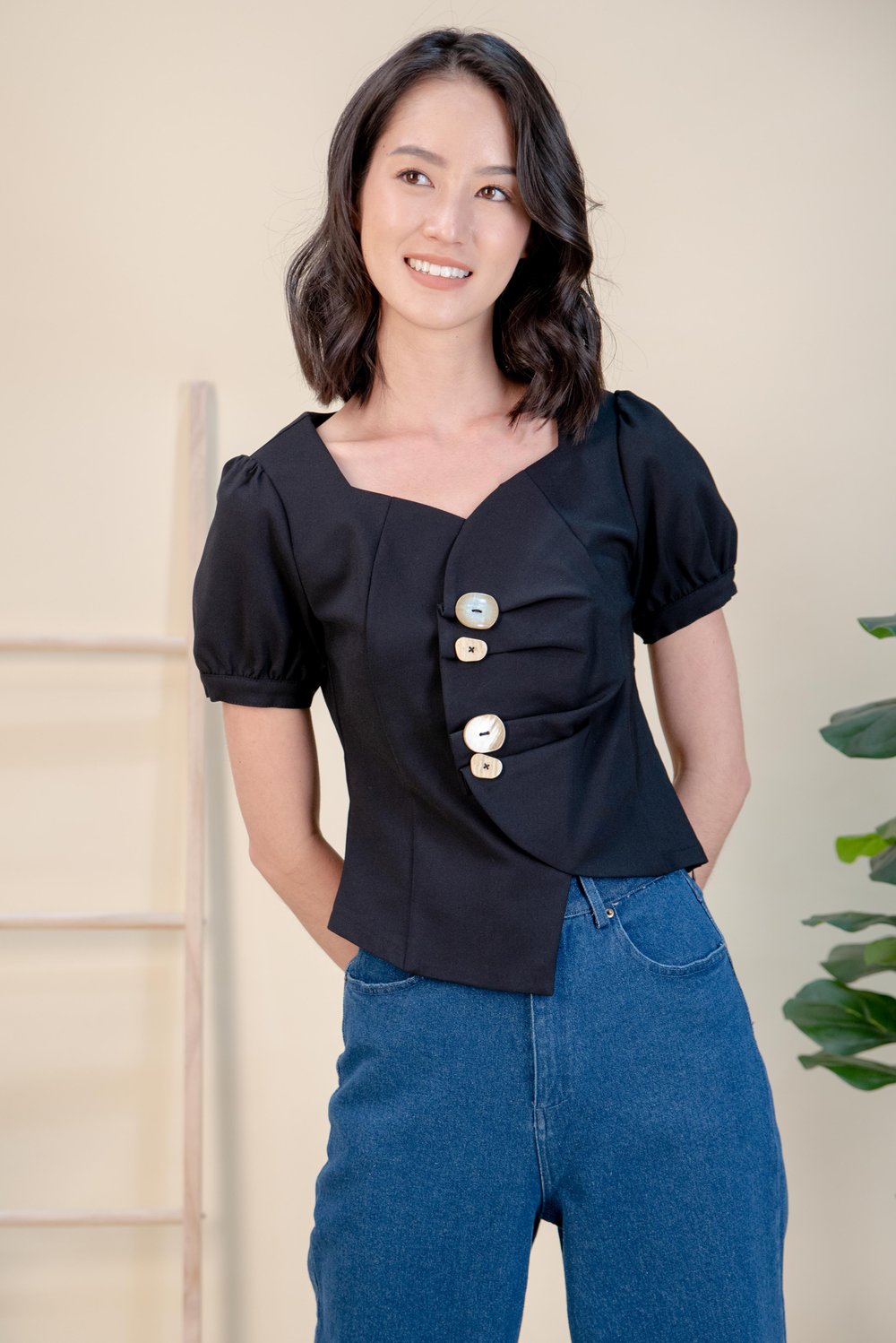 SHERLENE TOP IN BLACK