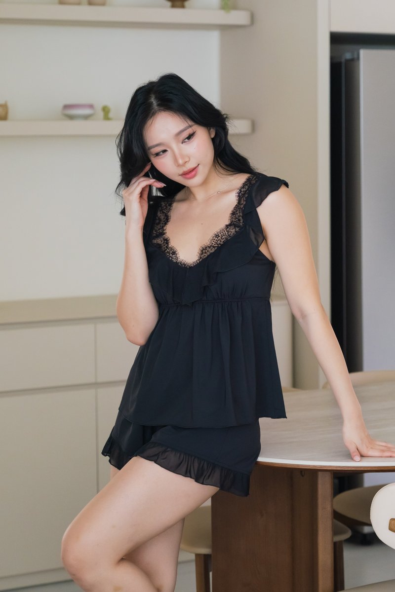 ELARA Laced V-Neck 2Pcs Set Sleepwear (Dusk Black) ELARA Laced V-Neck 2Pcs Set Sleepwear (Dusk Black)