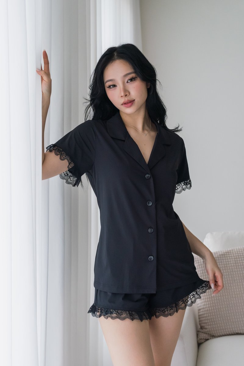 ESME Lace Sleeved 2Pcs Set Sleepwear (Dusk Black) ESME Lace Sleeved 2Pcs Set Sleepwear (Dusk Black)