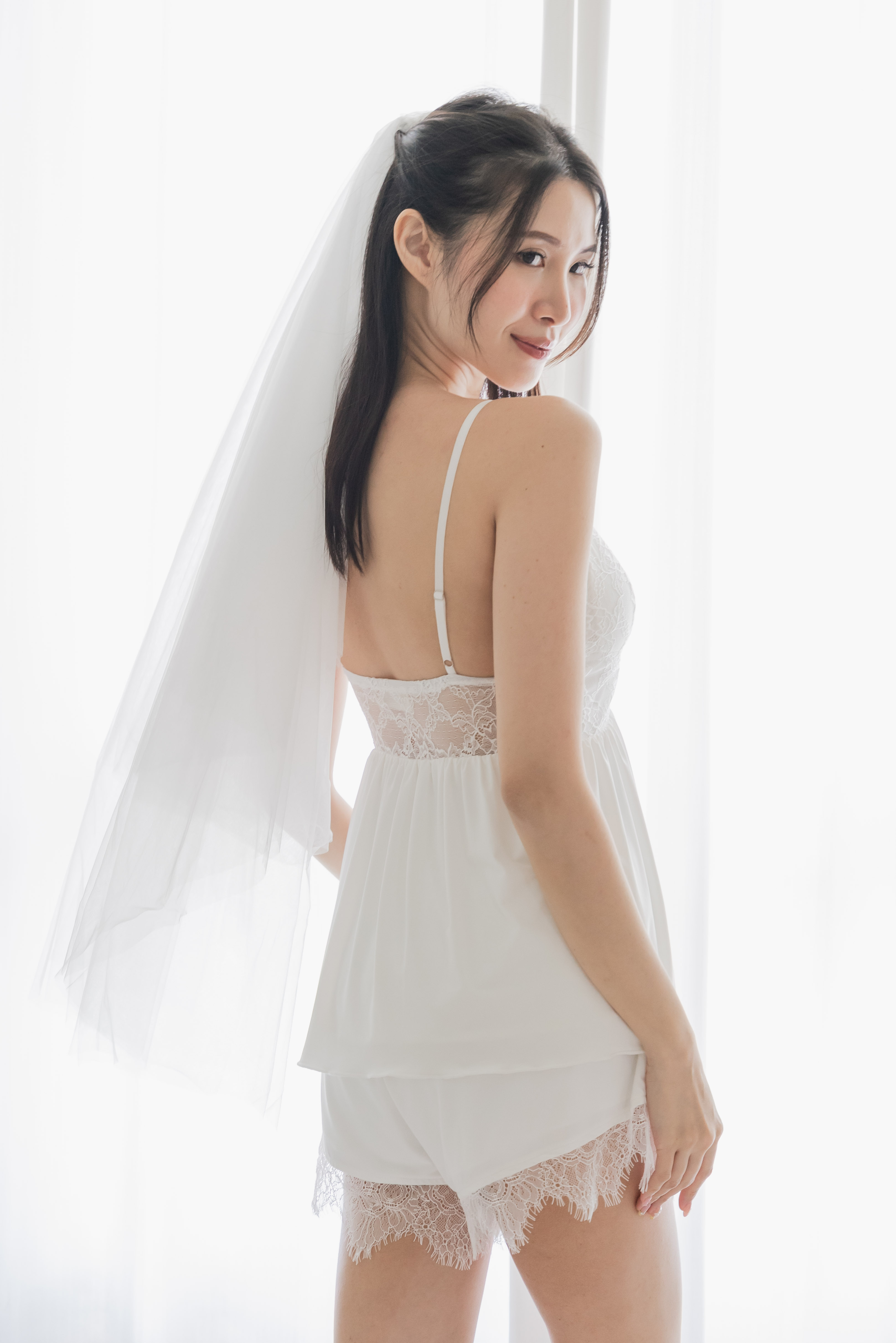 ELISE Laced V Neck 2 Pcs Set (Cloud White)