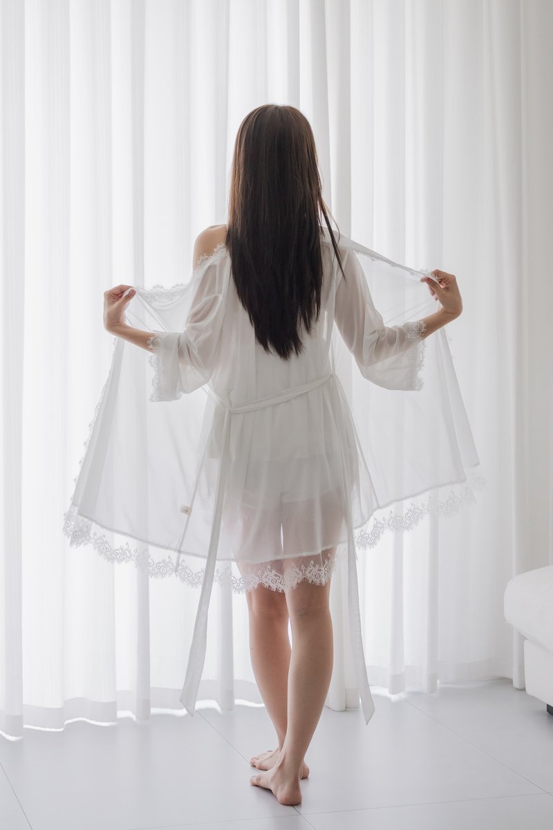 SERENA Lace Robe (Cloud White)