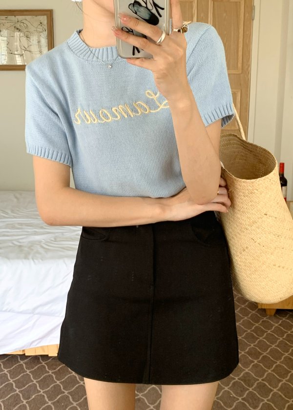 Pearl Buttoned Knit Top in Yam