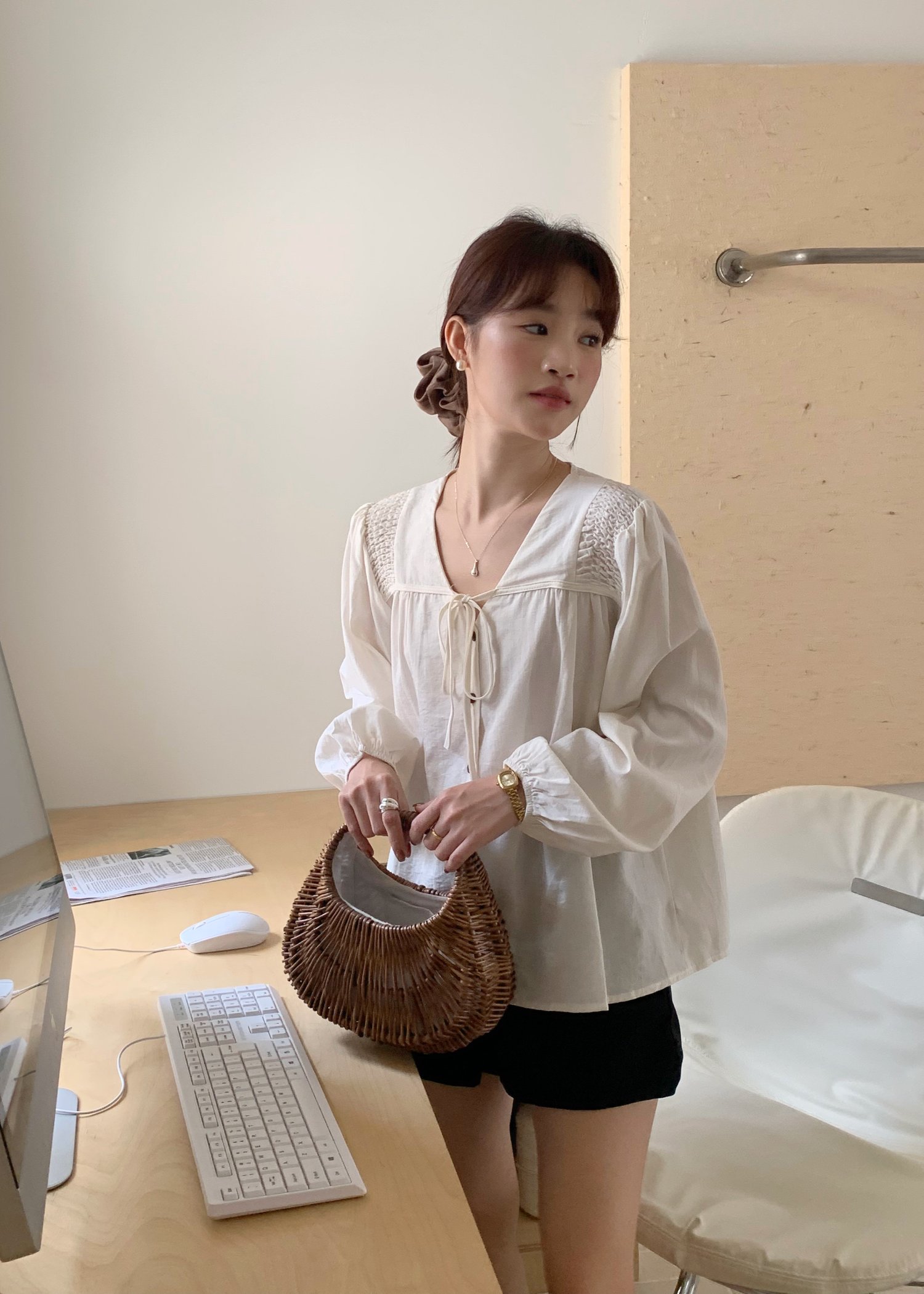 (DEFECT) Gracie Puffy Long Sleeve Blouse in Apricot