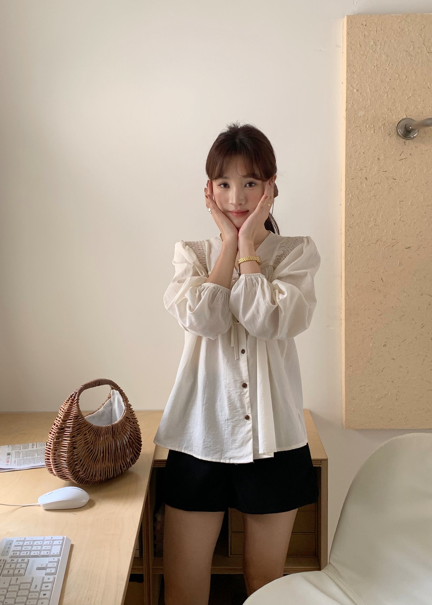 (DEFECT) Gracie Puffy Long Sleeve Blouse in Apricot