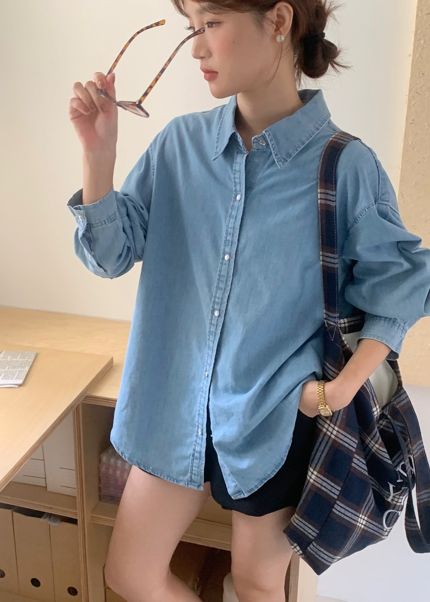 (DEFECT) 90s Casual Denim Blouse in Blue