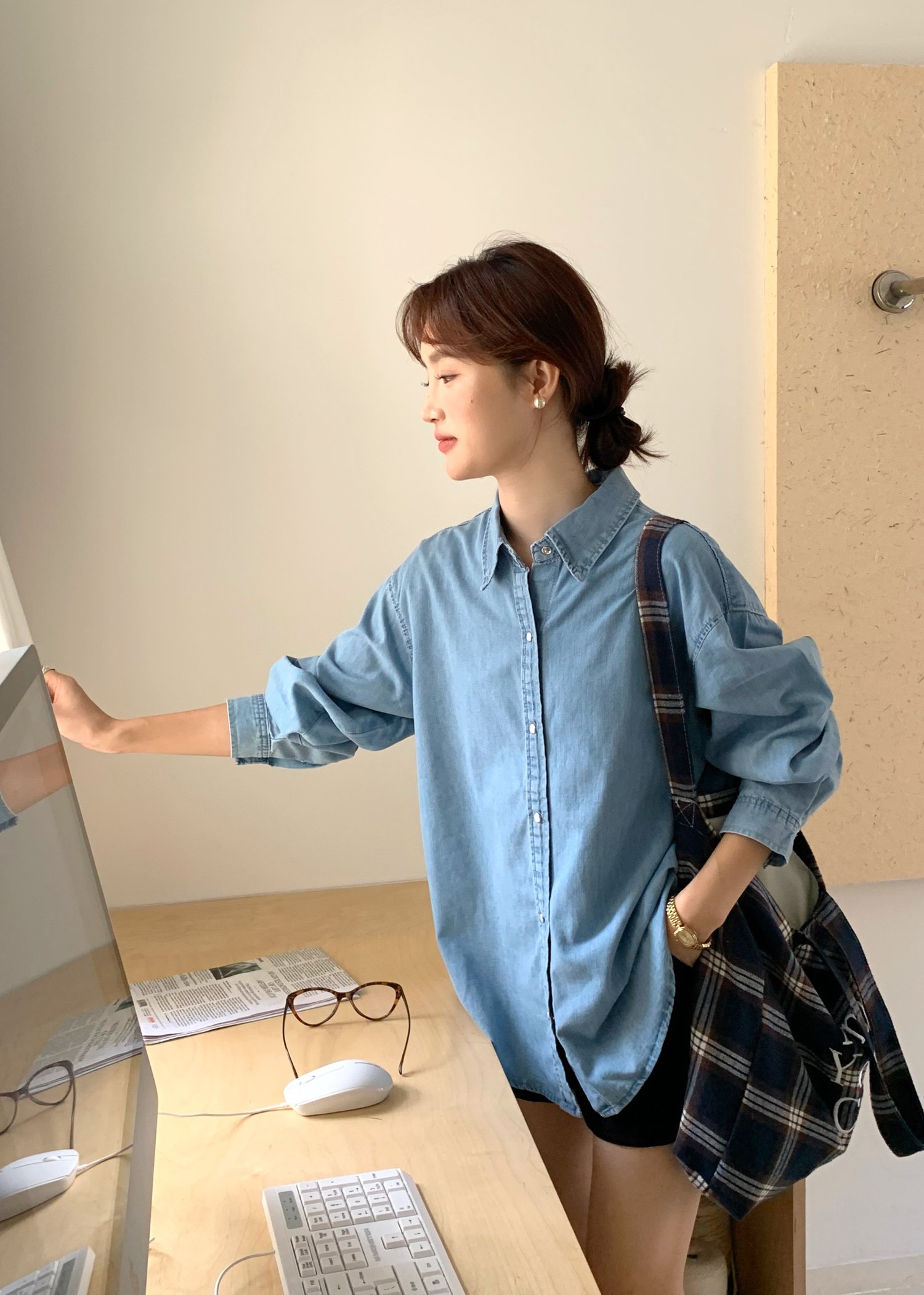 (DEFECT) 90s Casual Denim Blouse in Blue