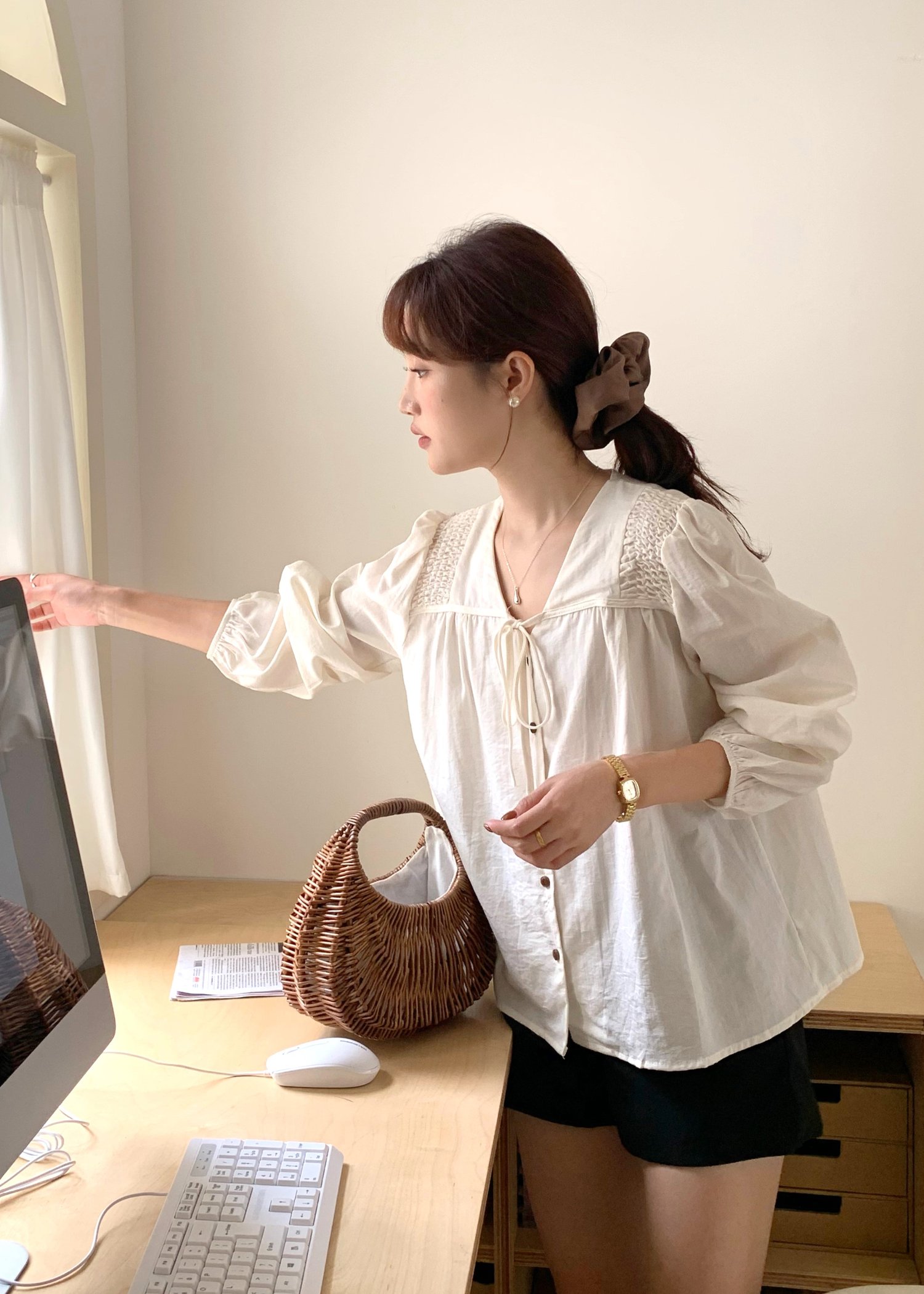 (DEFECT) Gracie Puffy Long Sleeve Blouse in Apricot