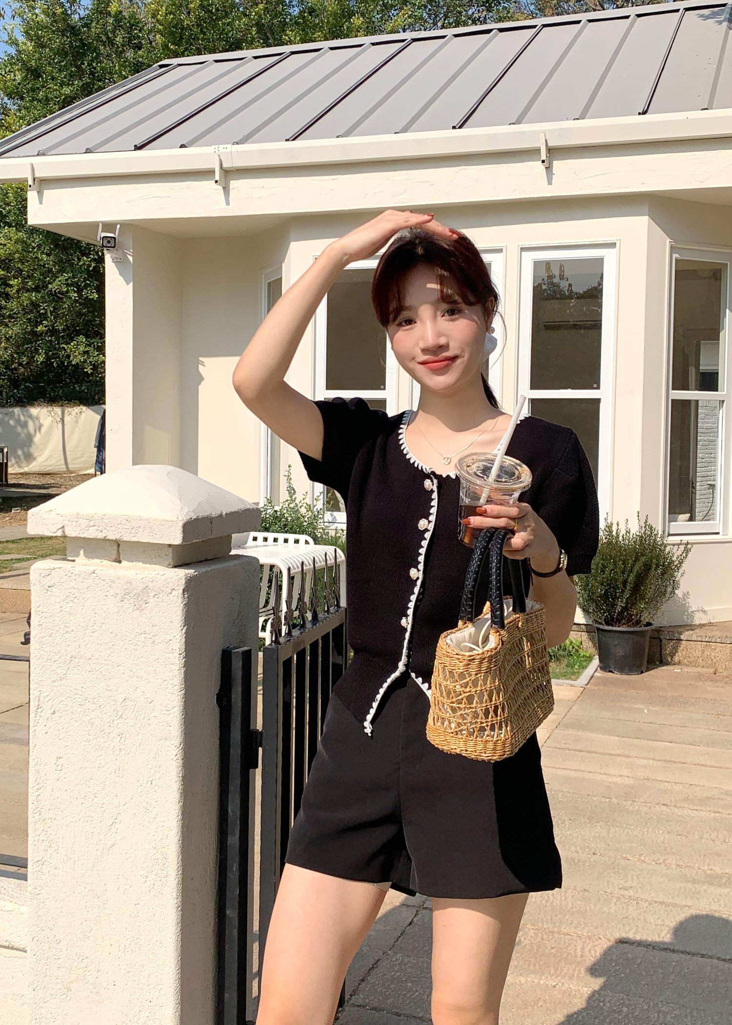 (DEFECT) In-Love Pearl Buttoned Knit Top in Black