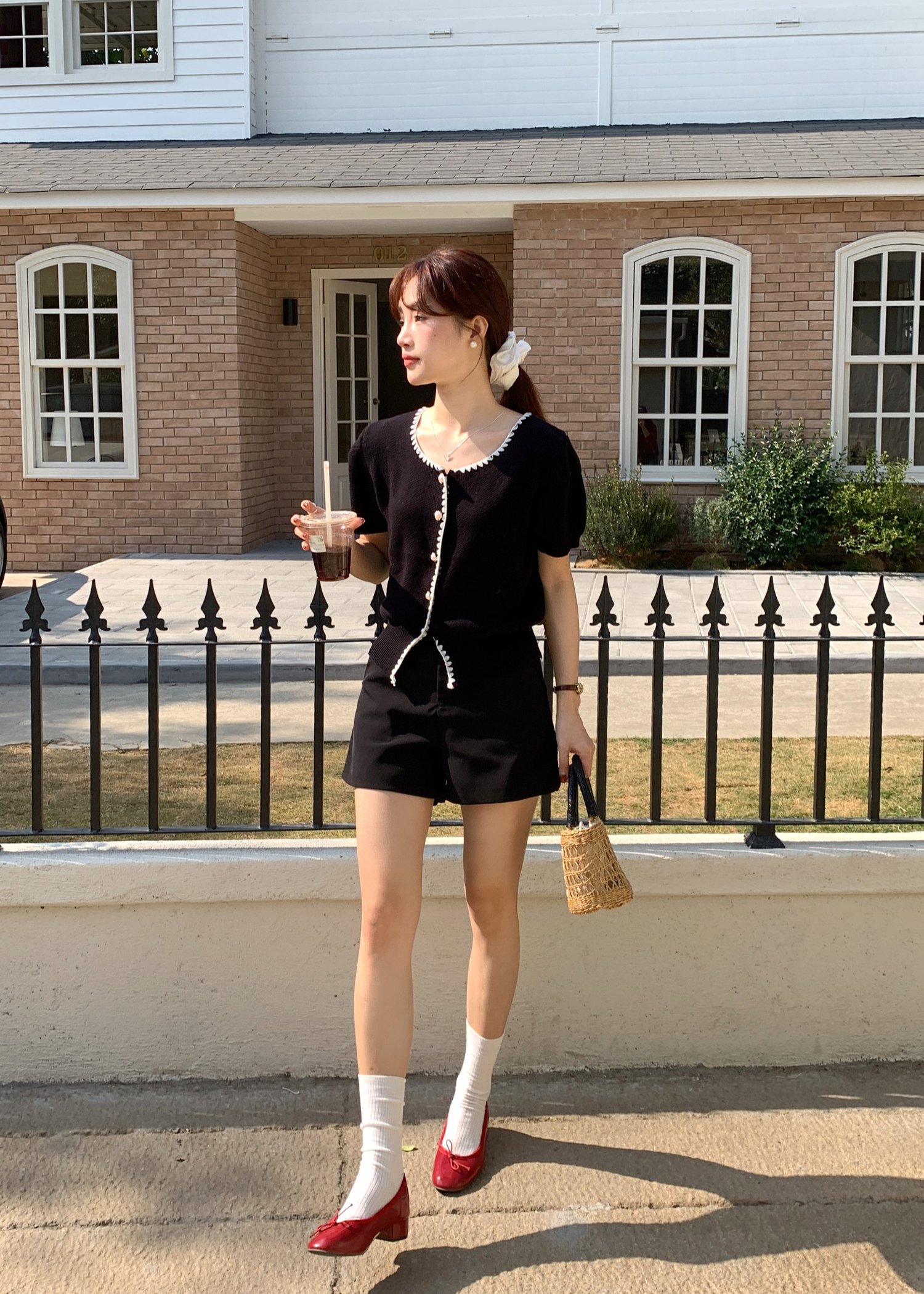 (DEFECT) In-Love Pearl Buttoned Knit Top in Black