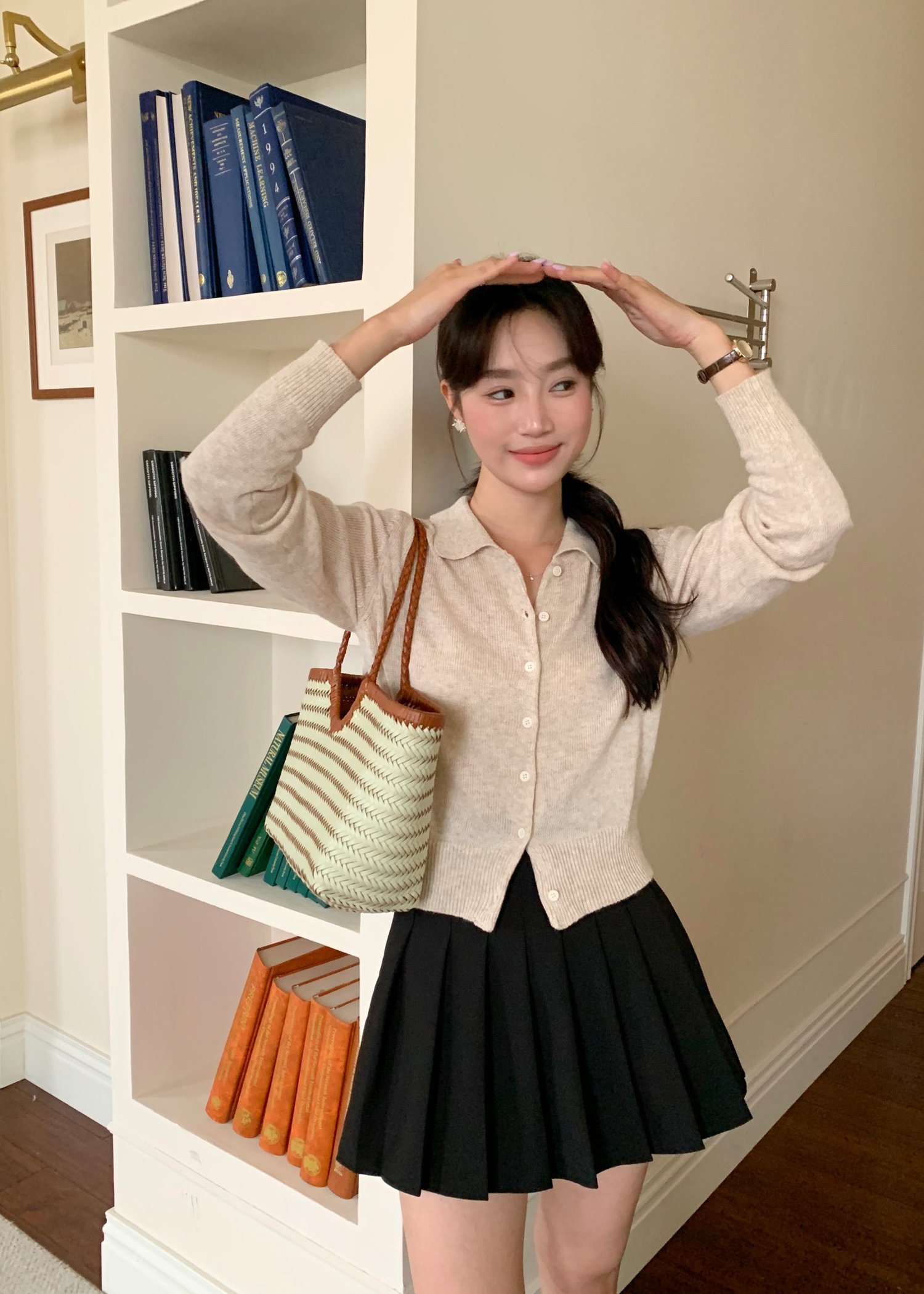 Hestie Basic Cardigan in Oat