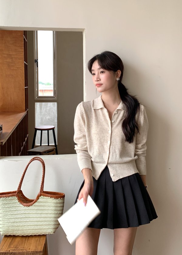 Hestie Basic Cardigan in Oat