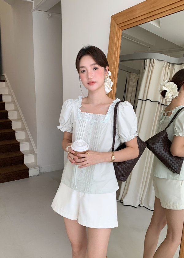 Hannah Garden Lacey Top in Milk Green