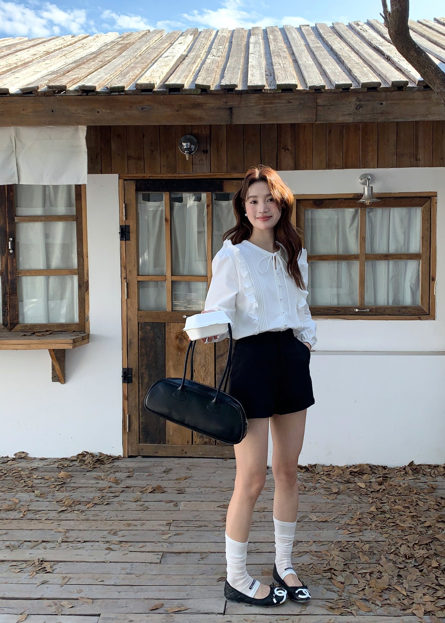 Your Everyday Classic Short in Black