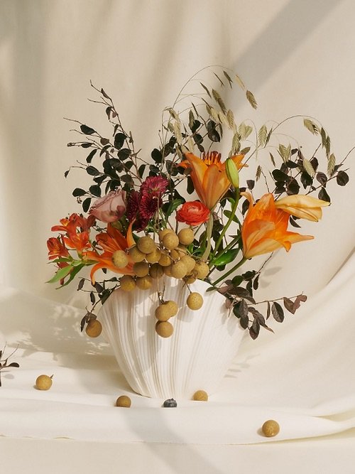 Hassanah Shell Ceramic Vase Hassanah Shell Ceramic Vase