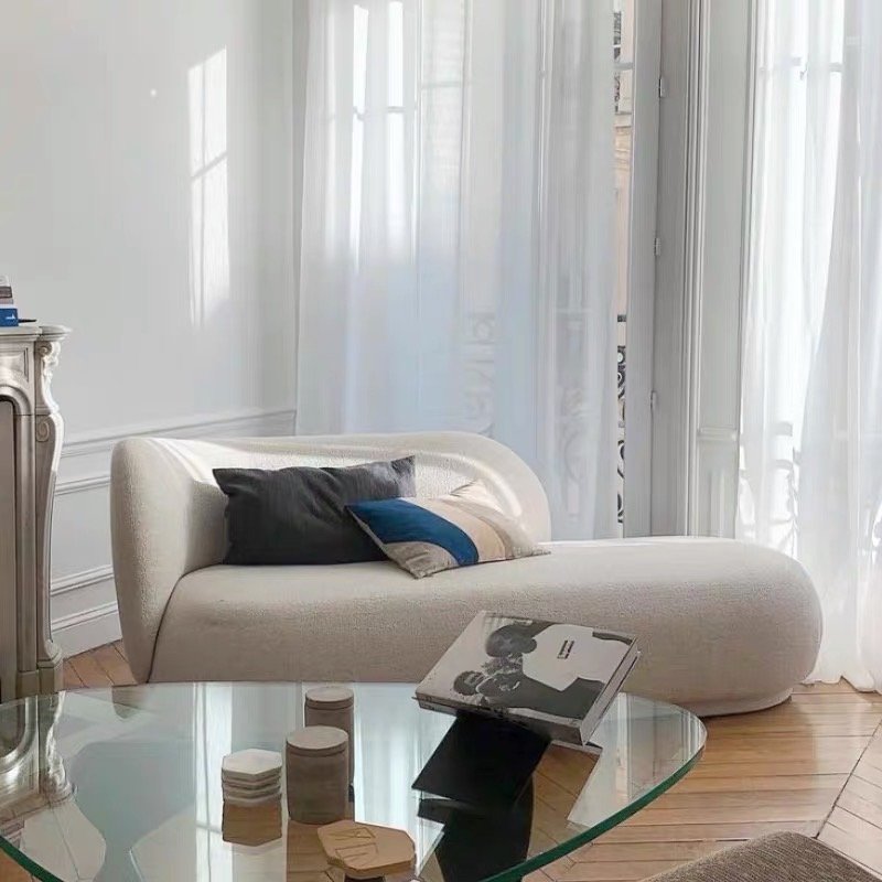 Madeleine Chaise Madeleine Chaise