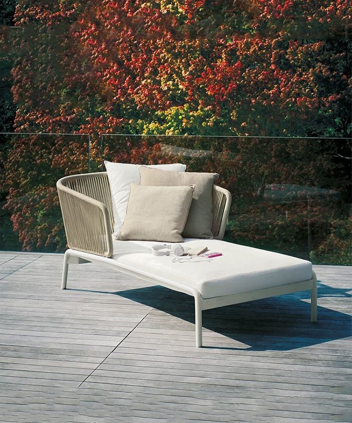 Liannon Outdoor Sofa - Chaise