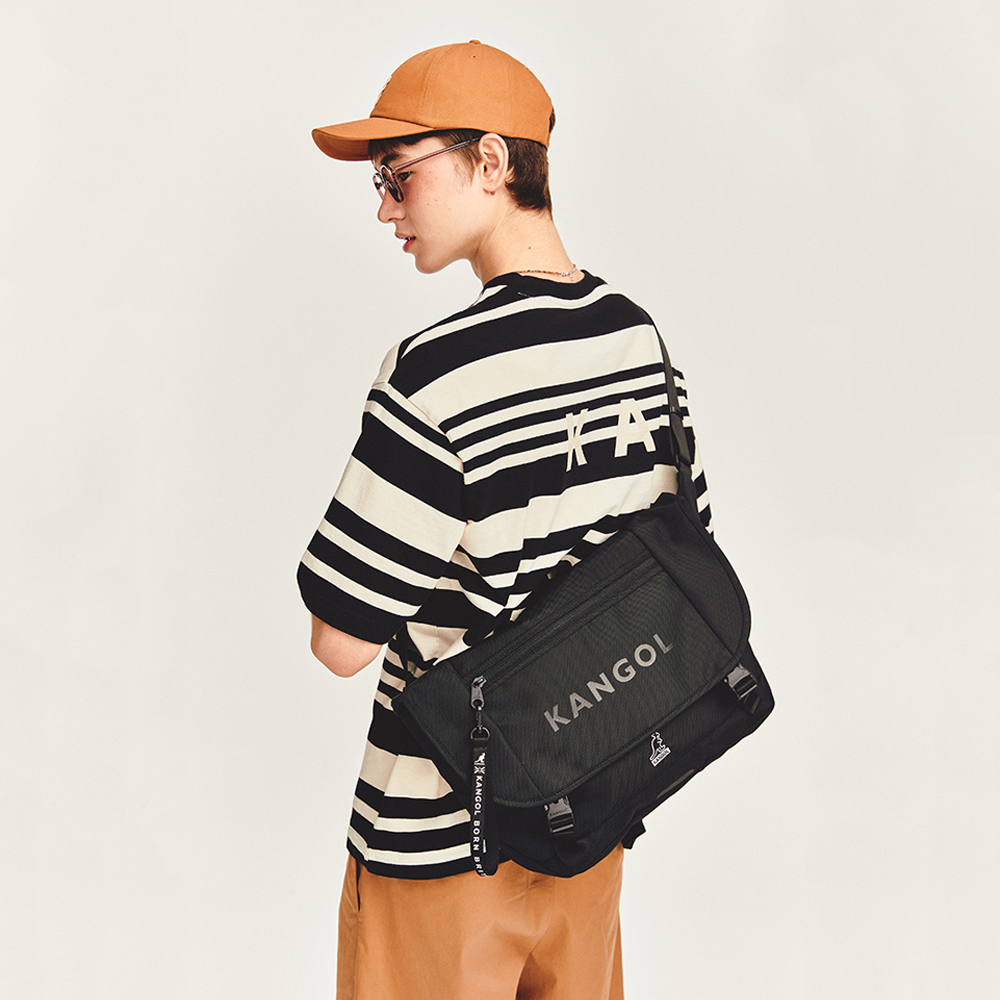 Kangol Epik Flach IV Messenger Bag - Black