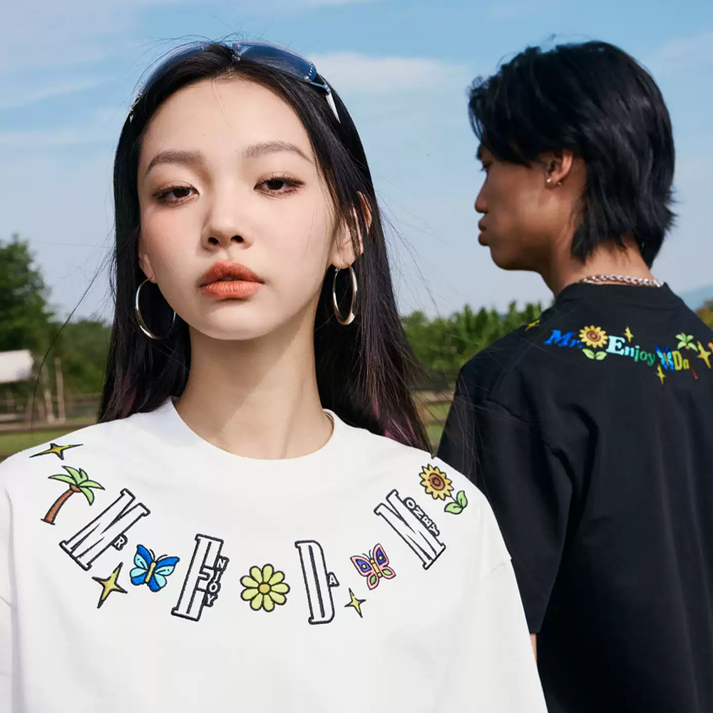 MEDM Butterfly Necklace Emb Tee - White
